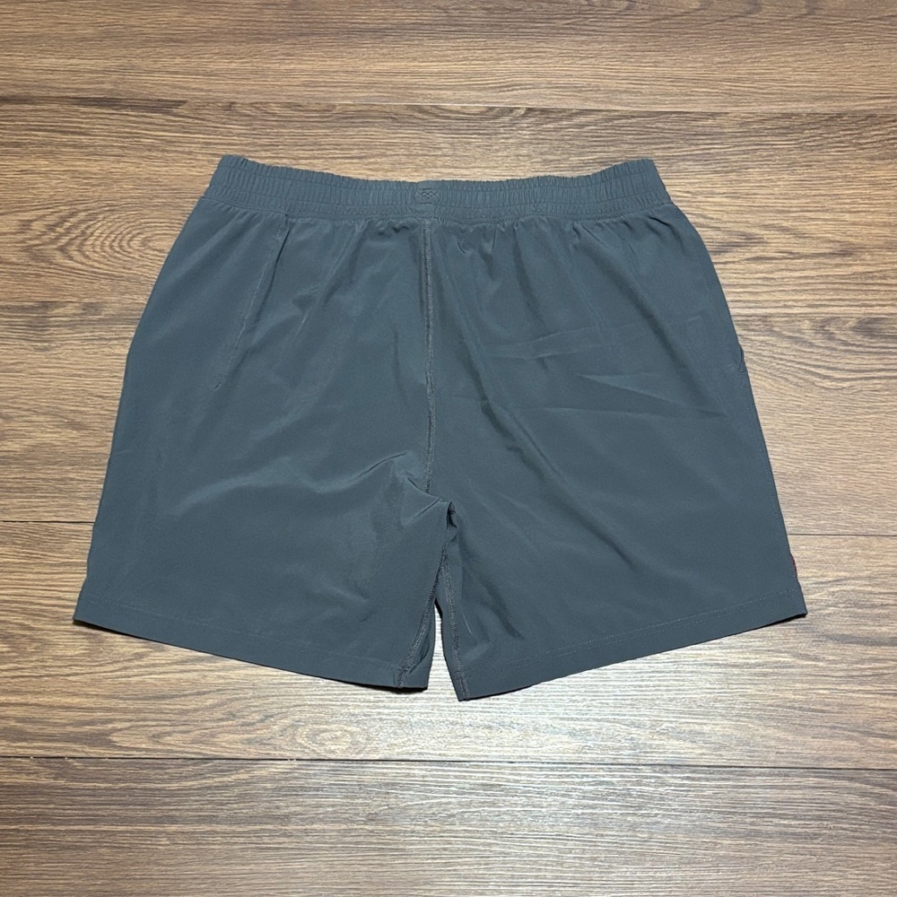 RHONE Dark Gray Lined Training Shorts Mens L Athletic Gym Run Active - Picture 4 of 9